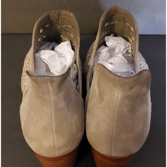 BP Perry Perforated D'Orsay‎ Bootie Gray Suede Womens size 8M See Pictures #449 - Picture 9 of 10